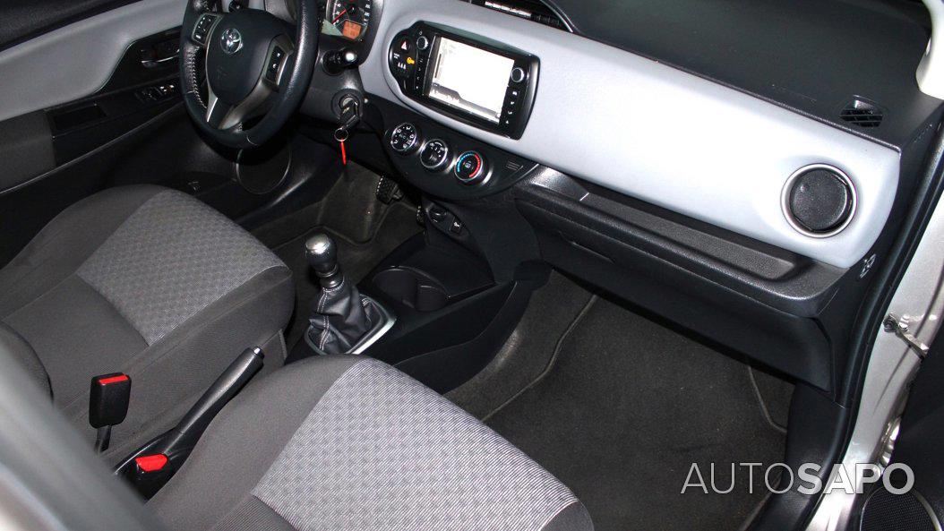 Toyota Yaris 1.33 VVT-i Sport+P.Techno+P.Luxury de 2015