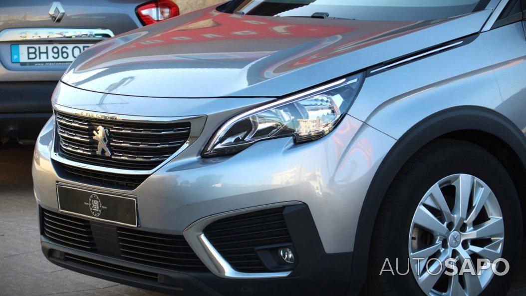 Peugeot 5008 1.2 PureTech Active de 2019