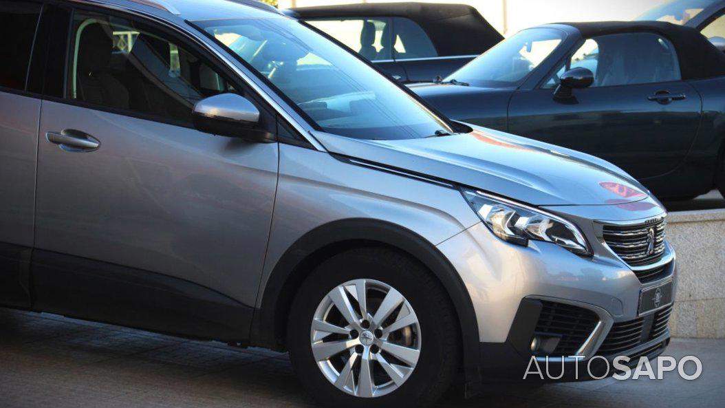 Peugeot 5008 1.2 PureTech Active de 2019