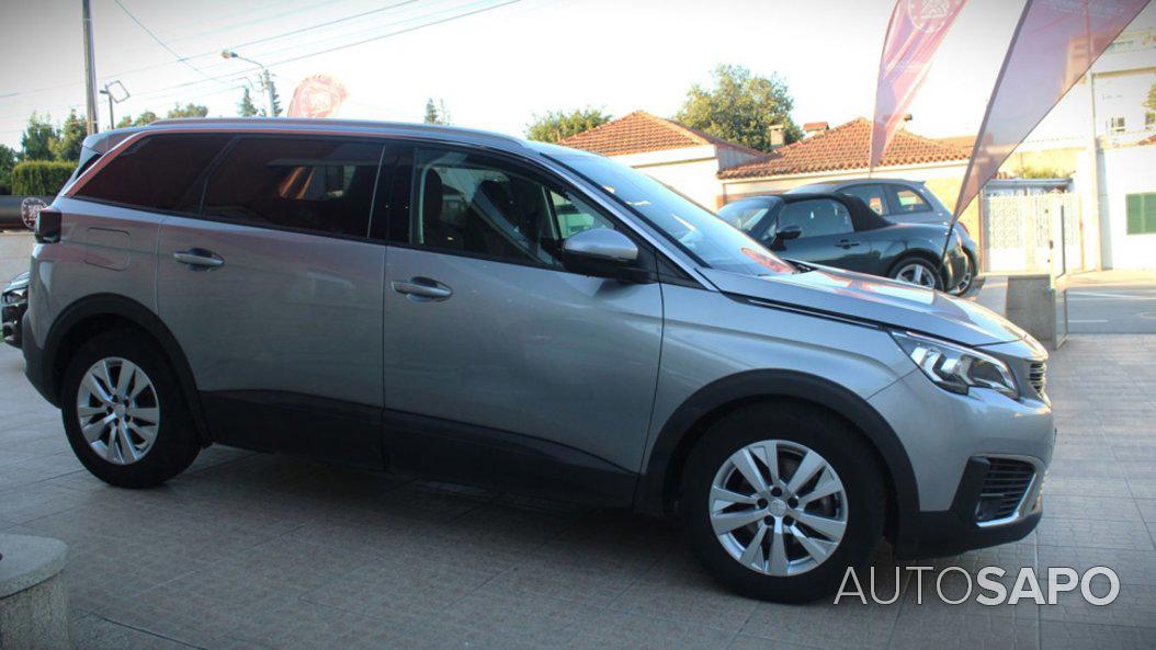 Peugeot 5008 1.2 PureTech Active de 2019