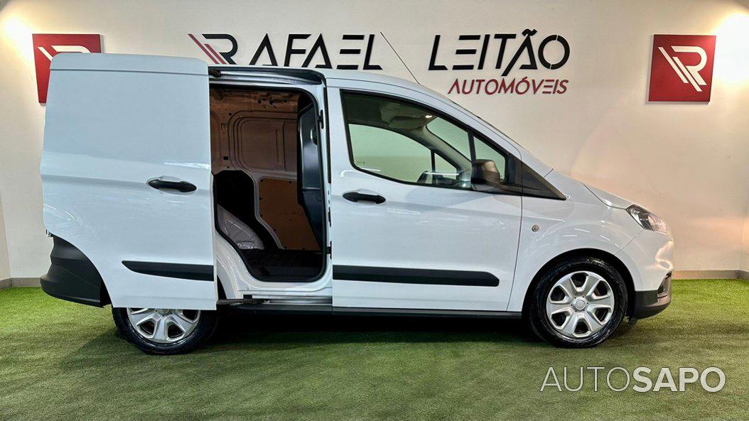 Ford Transit Courier de 2020