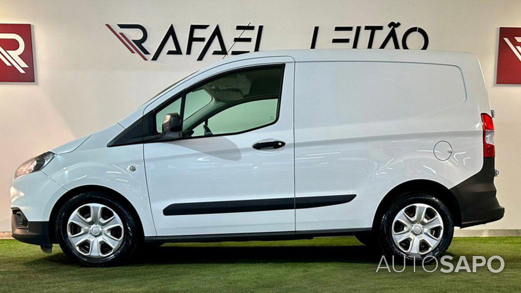 Ford Transit Courier de 2020