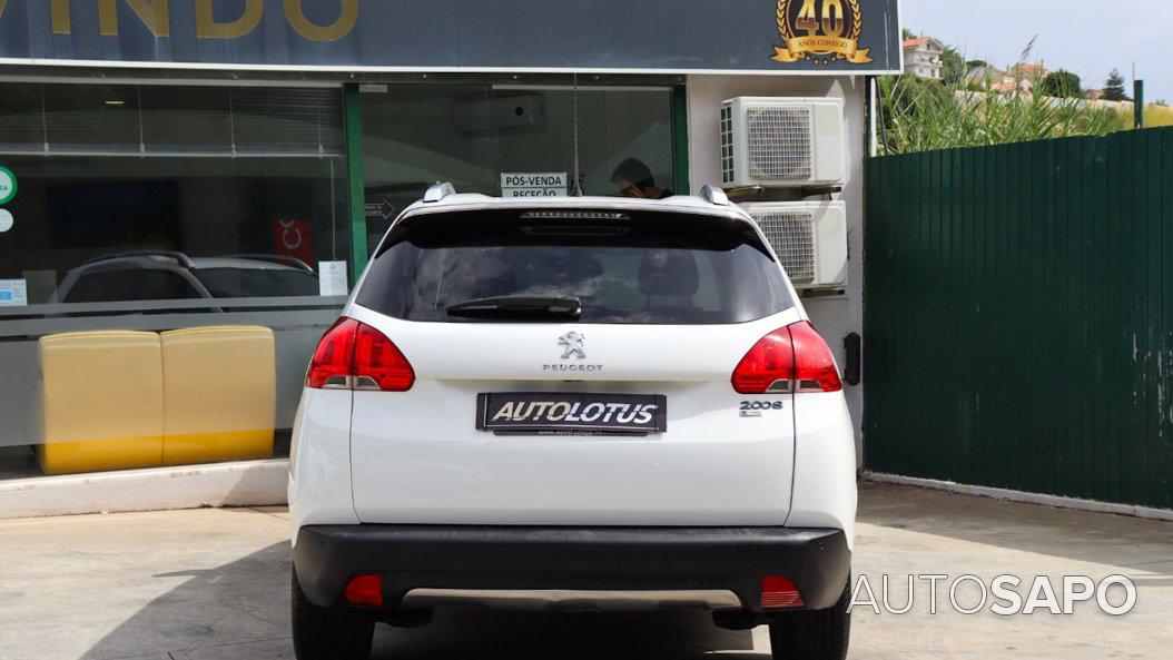 Peugeot 2008 1.2 PureTech Allure de 2015