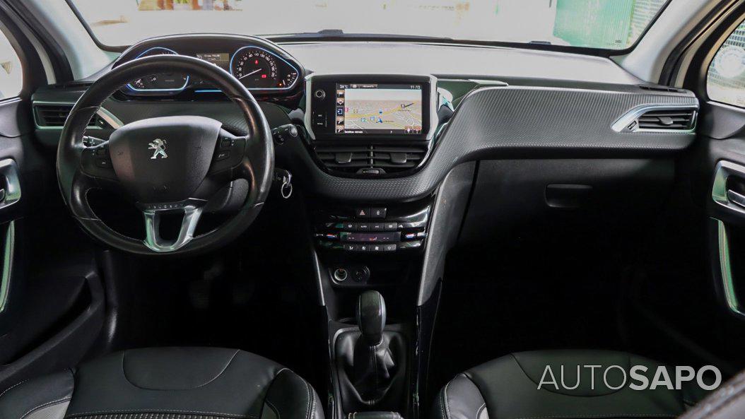 Peugeot 2008 1.2 PureTech Allure de 2015