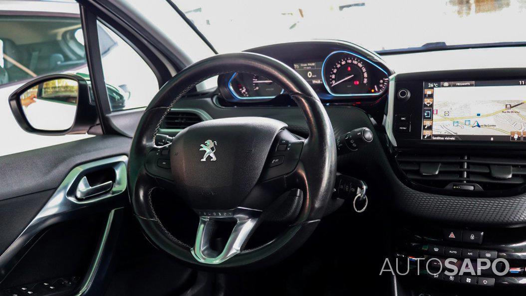 Peugeot 2008 1.2 PureTech Allure de 2015