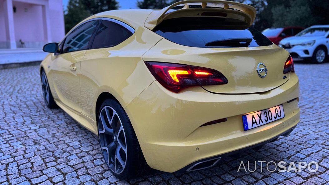 Opel Astra OPC 2.0 T de 2014