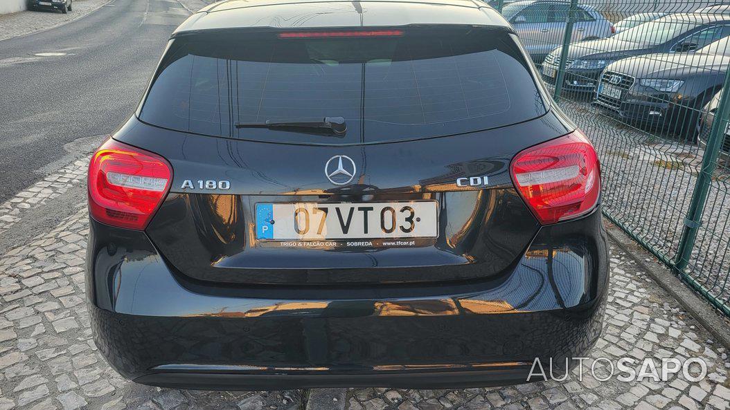 Mercedes-Benz Classe A 180 CDi BlueEfficiency Style de 2014