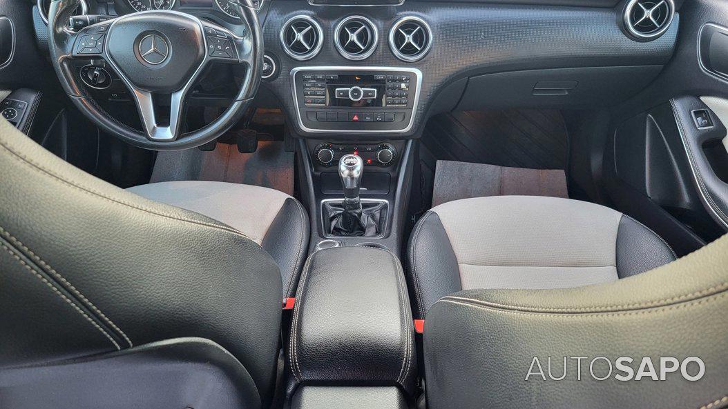 Mercedes-Benz Classe A 180 CDi BlueEfficiency Style de 2014