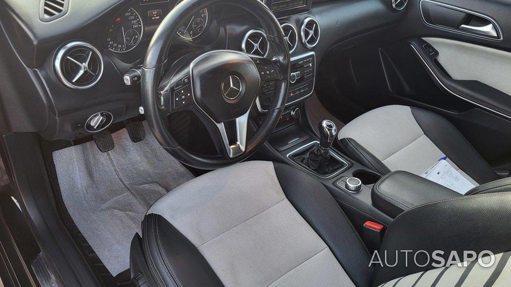 Mercedes-Benz Classe A 180 CDi BlueEfficiency Style de 2014