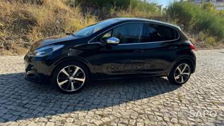 Peugeot 208 1.2 PureTech Life Signature de 2016