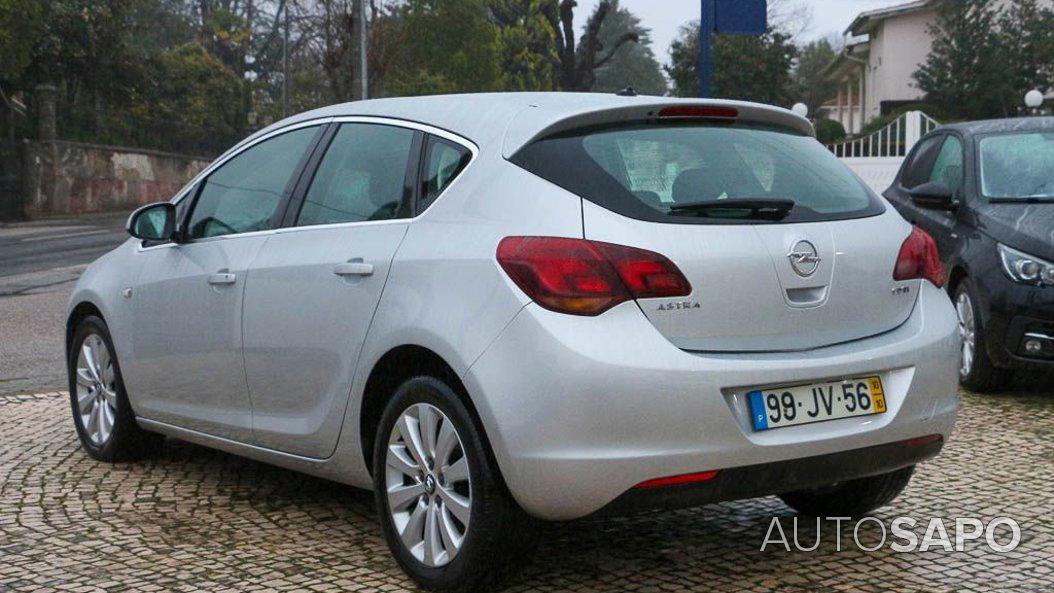 Opel Astra de 2010