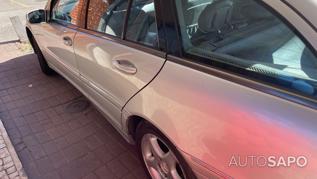 Mercedes-Benz 200-320 TE 200 TE de 2001