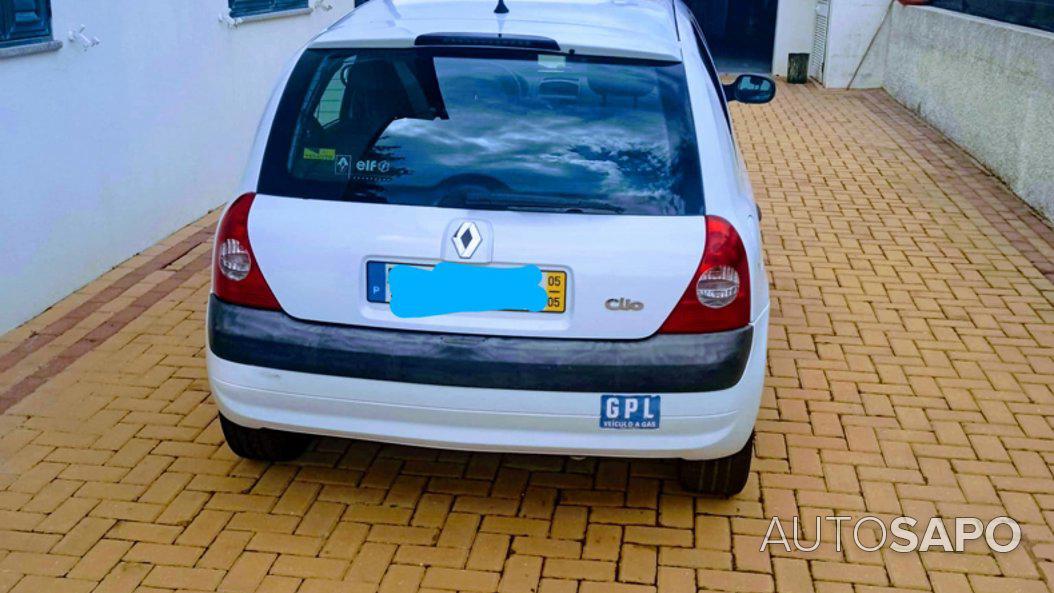 Renault Clio 1.4 16V Dynamique Luxe de 2005