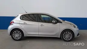 Peugeot 208 1.2 PureTech Style de 2018