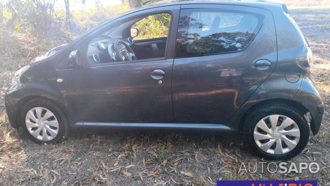 Toyota Aygo 1.0 Plus de 2013