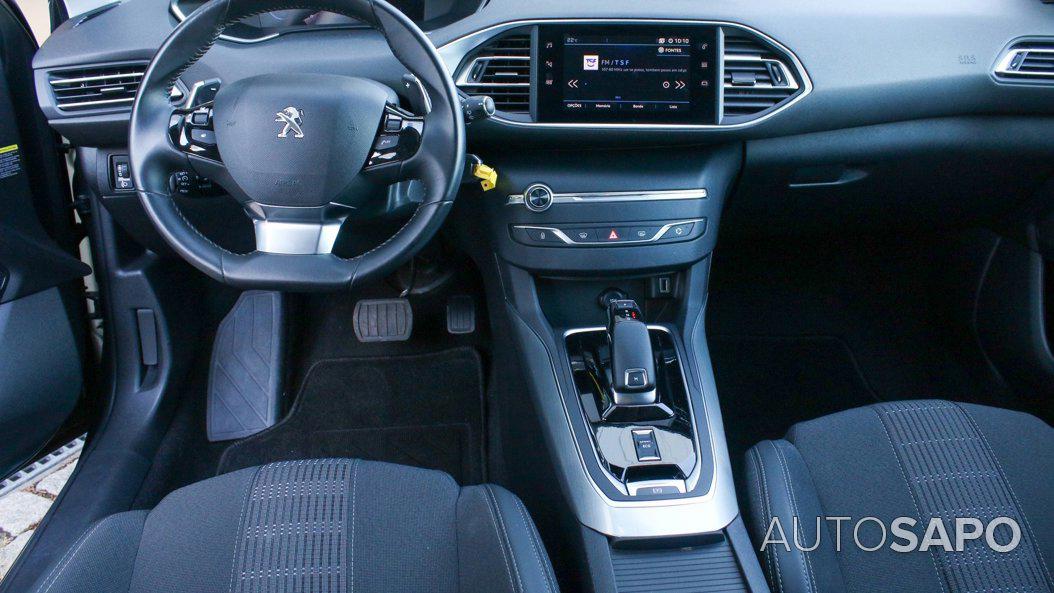 Peugeot 308 1.2 PureTech Allure EAT8 de 2021