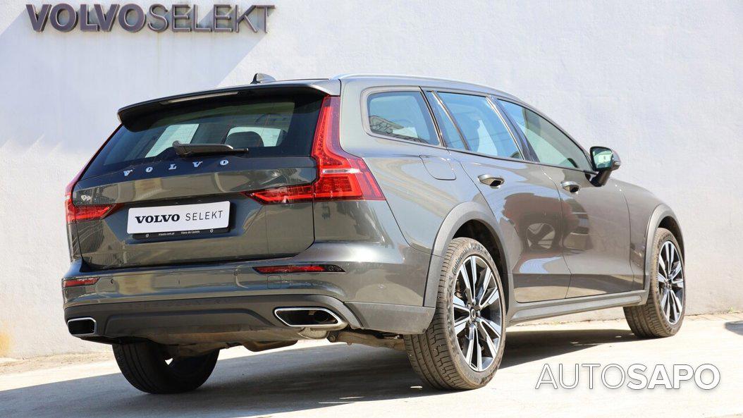 Volvo V60 Cross Country 2.0 D4 Momentum Geartronic de 2019