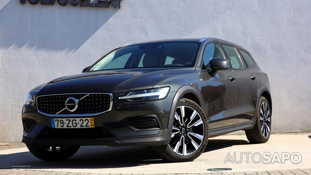 Volvo V60 Cross Country 2.0 D4 Momentum Geartronic de 2019