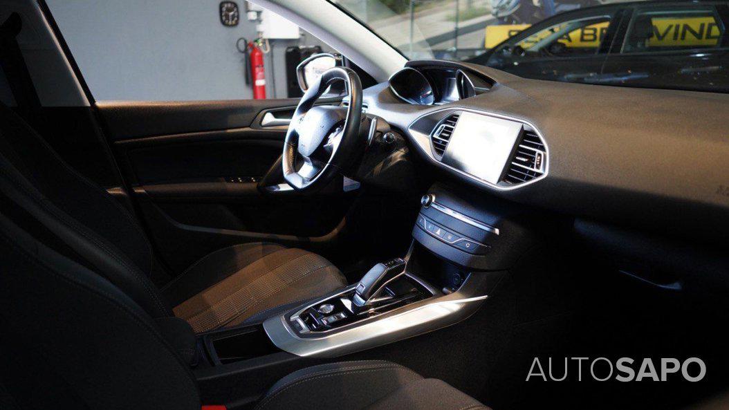 Peugeot 308 1.2 PureTech Allure de 2020