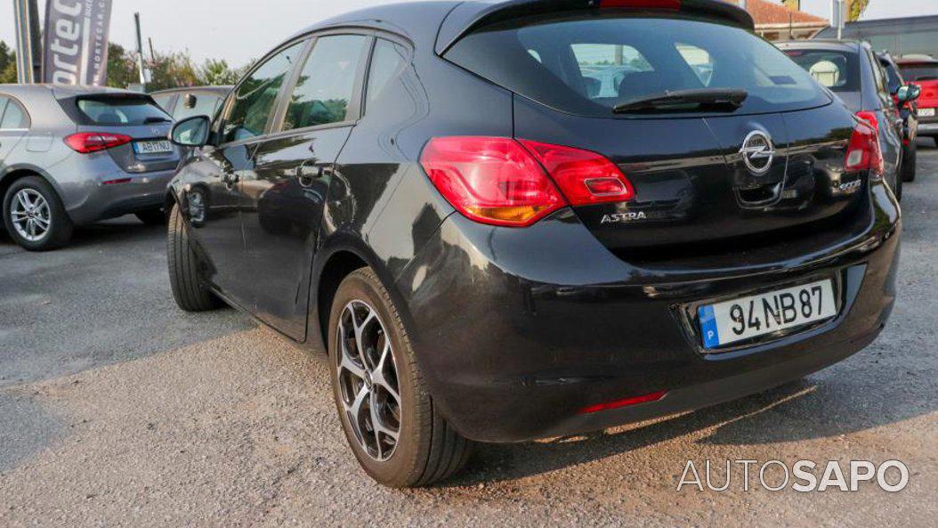 Opel Astra de 2012