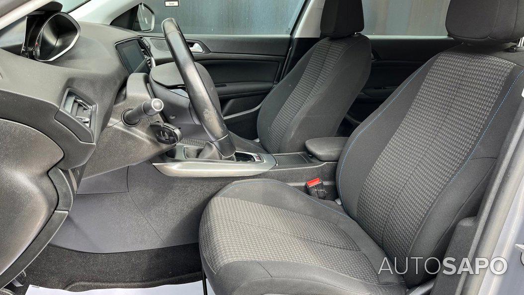 Peugeot 308 1.2 PureTech Active J17 de 2019