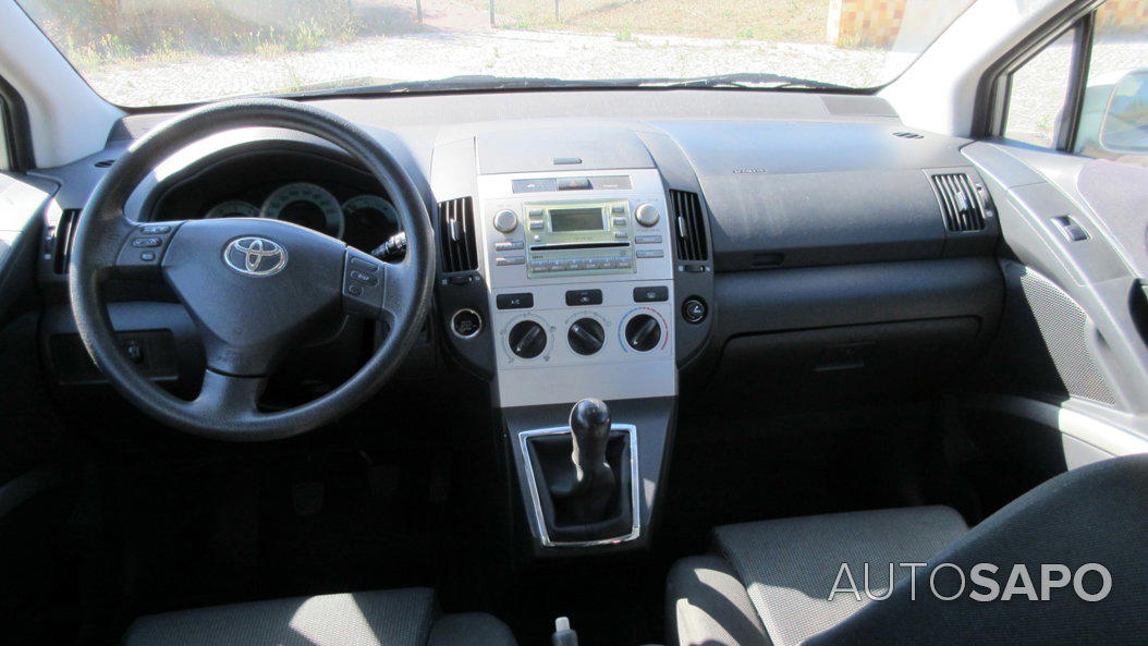 Toyota Verso 2.0 D-4D Comfort de 2004