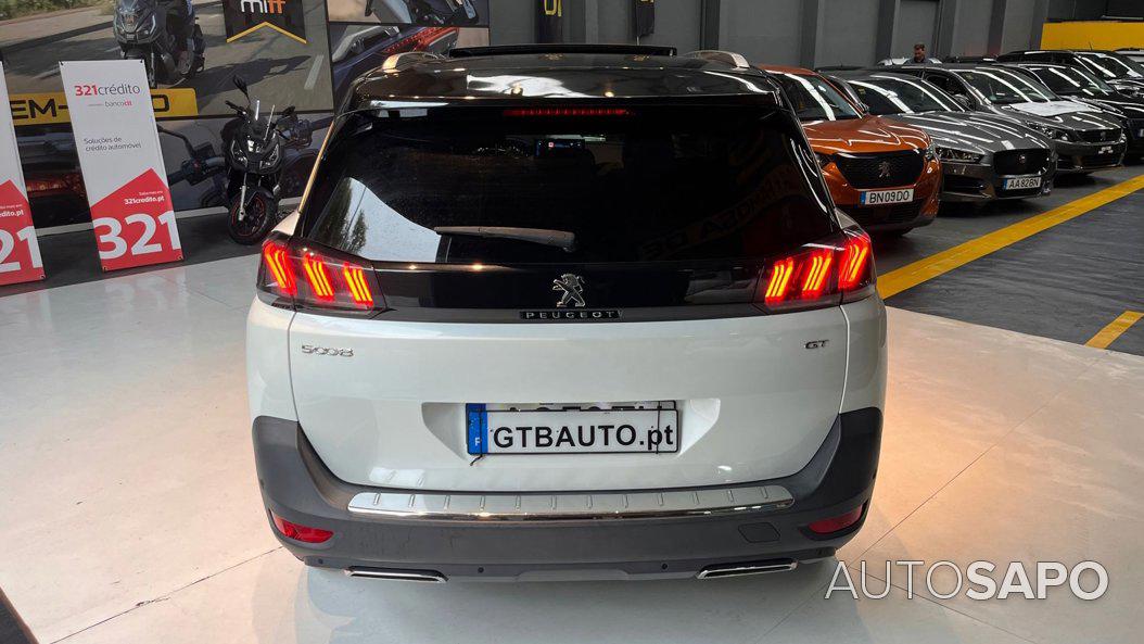 Peugeot 5008 de 2021