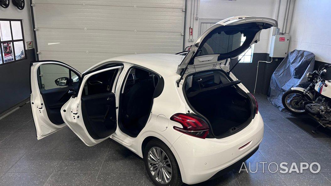 Peugeot 208 1.2 PureTech Style de 2018