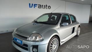 Renault Clio 3.0 V6 Sport de 2001