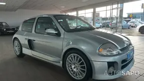 Renault Clio 3.0 V6 Sport de 2002