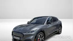 Ford Mustang Mach-E AWD de 2023