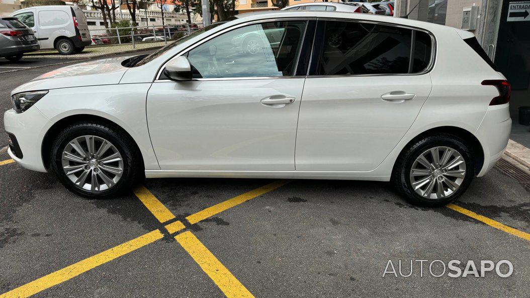 Peugeot 308 1.2 PureTech Allure de 2021