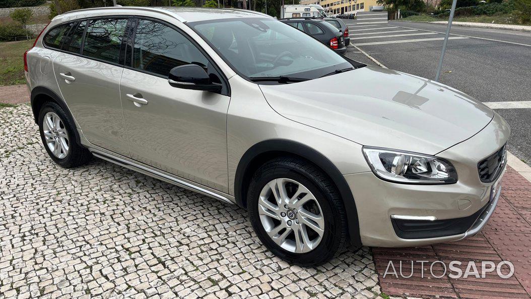 Volvo V60 Cross Country 2.0 D3 Momentum Geartronic de 2017