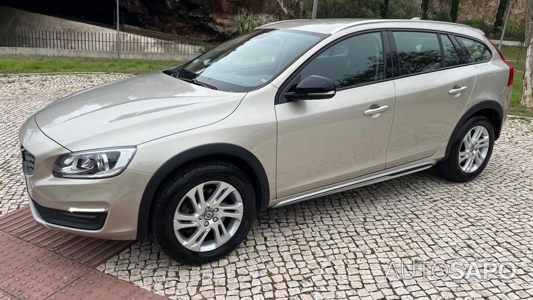 Volvo V60 Cross Country 2.0 D3 Momentum Geartronic de 2017