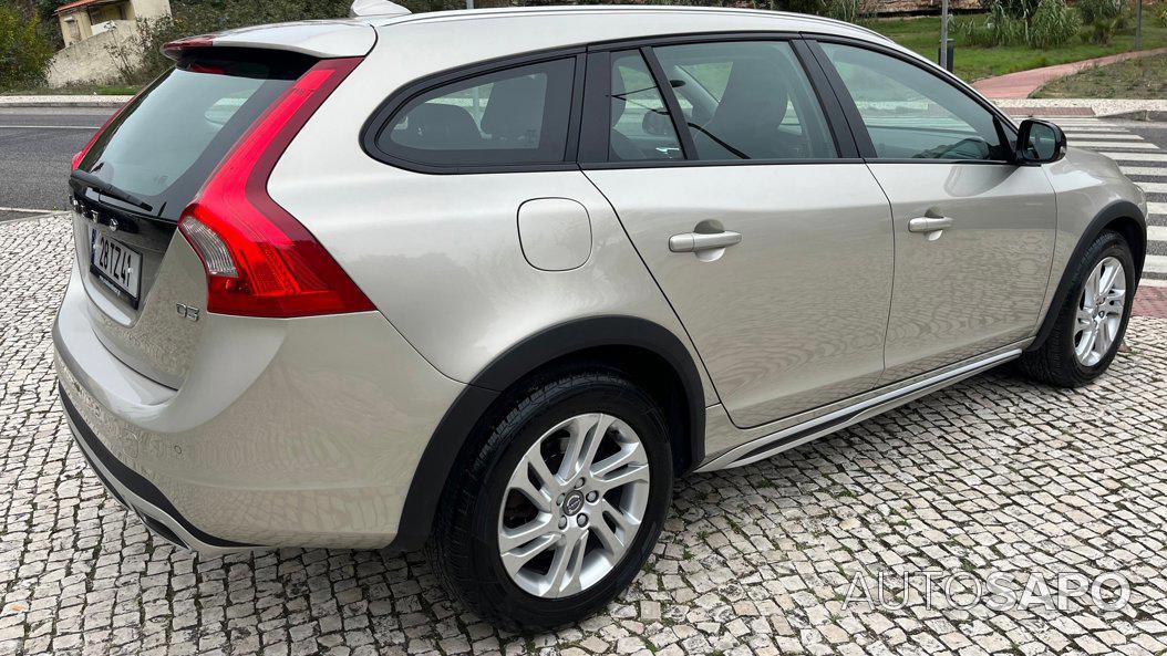 Volvo V60 Cross Country 2.0 D3 Momentum Geartronic de 2017