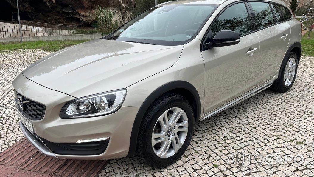 Volvo V60 Cross Country 2.0 D3 Momentum Geartronic de 2017