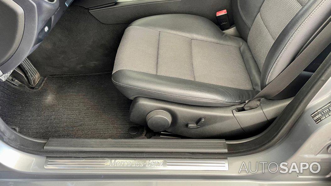 Mercedes-Benz Classe C 220 BlueTEC Avantgarde Aut. de 2012