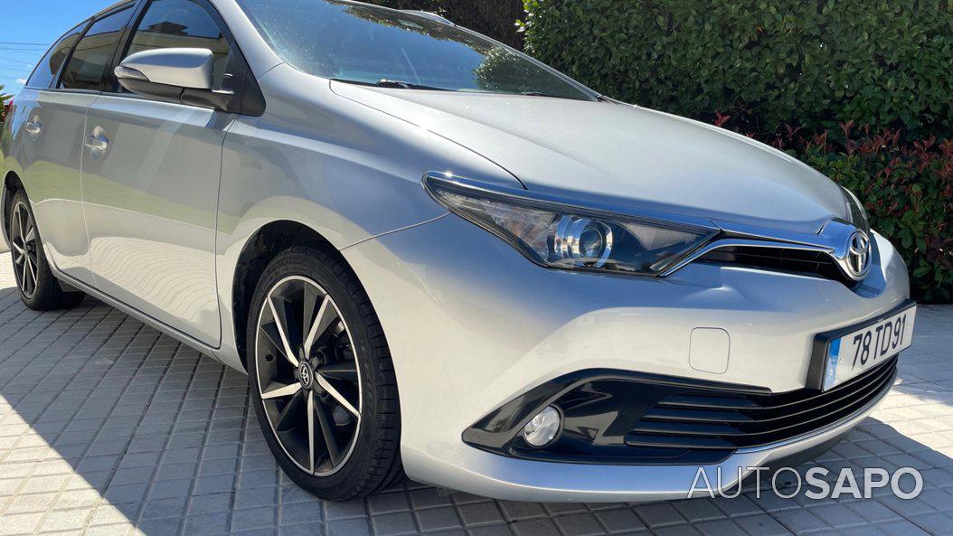 Toyota Auris 1.4 D-4D Comfort Pack Techno+Pack Sport de 2017