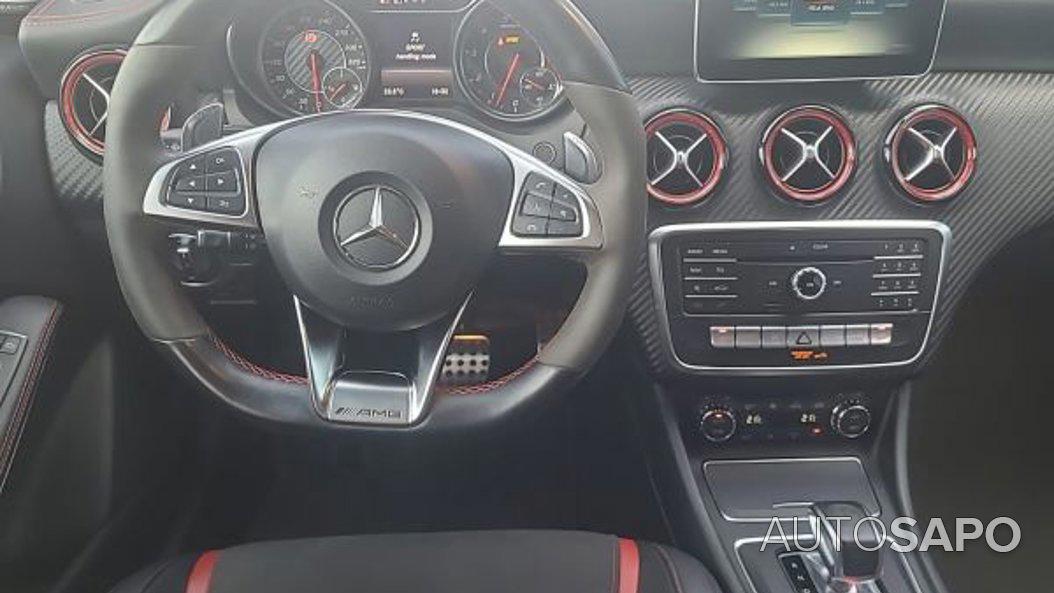 Mercedes-Benz Classe A 45 AMG 4-Matic de 2016