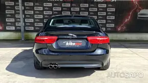 Jaguar XE de 2016