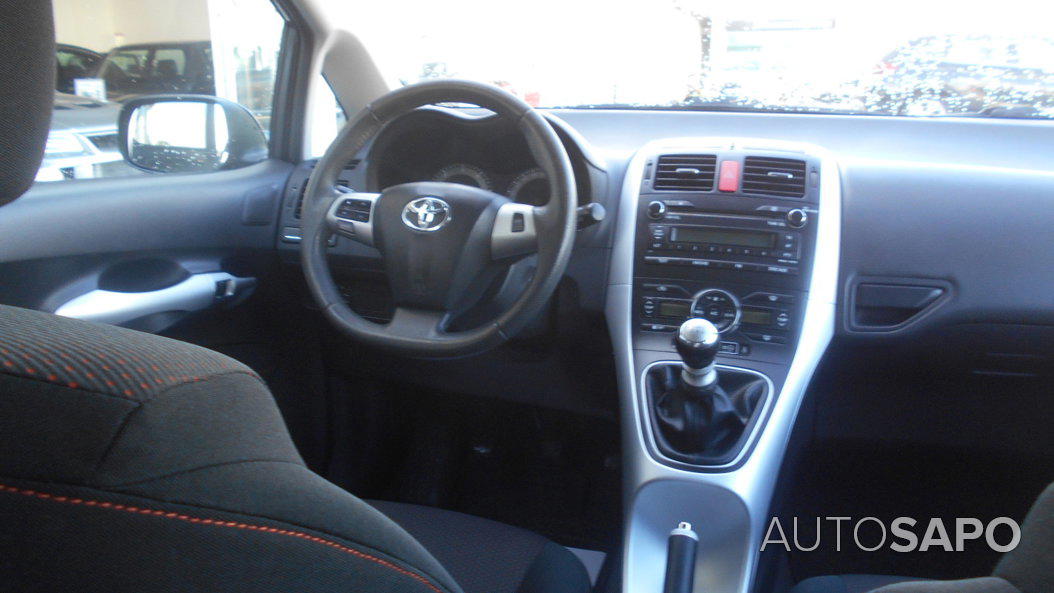 Toyota Auris 1.4 D-4D +AC de 2010