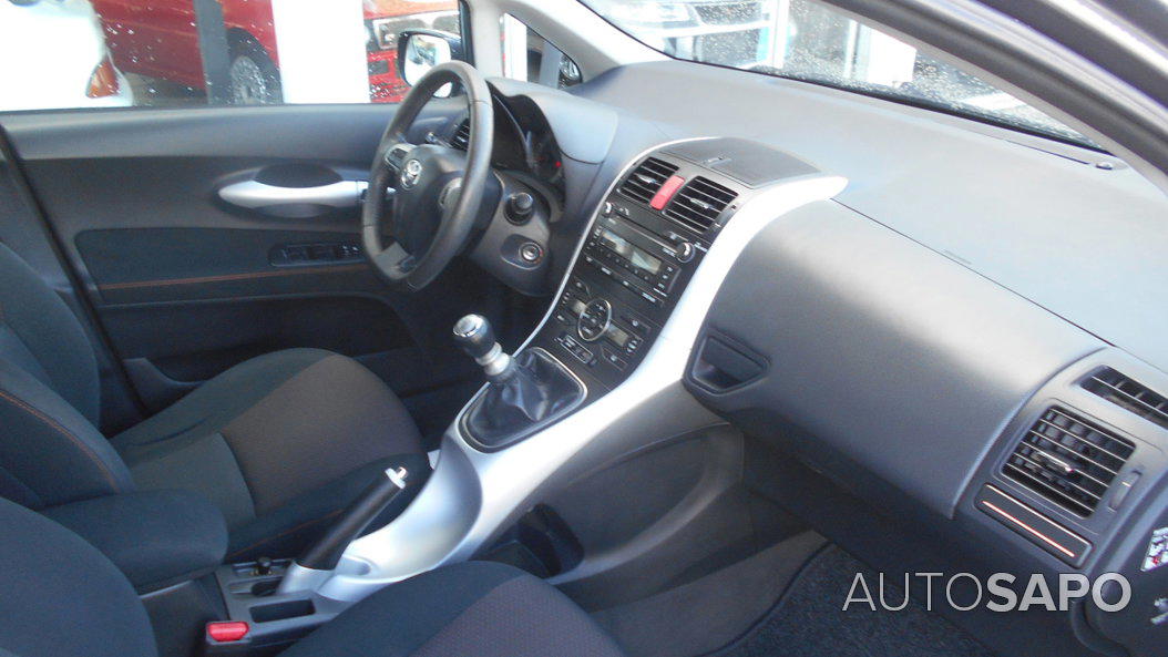 Toyota Auris 1.4 D-4D +AC de 2010