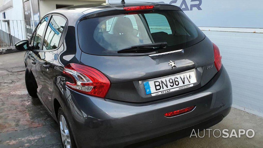 Peugeot 208 de 2014