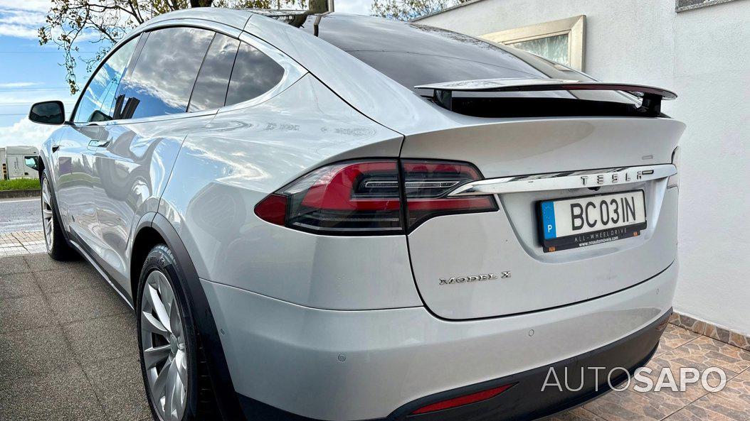 Tesla Model X 75D de 2017