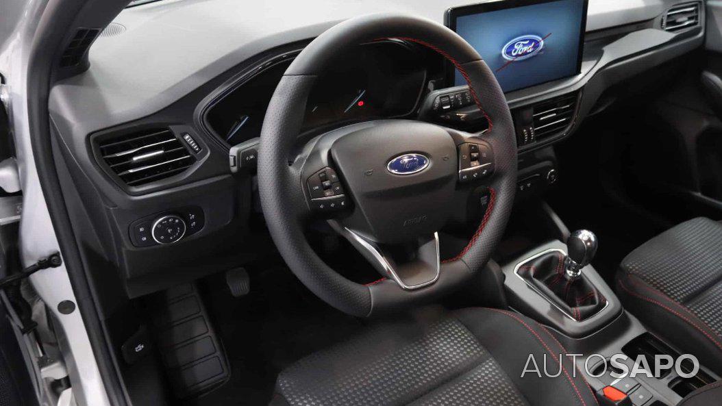 Ford Focus 1.0 EcoBoost MHEV ST-Line de 2024