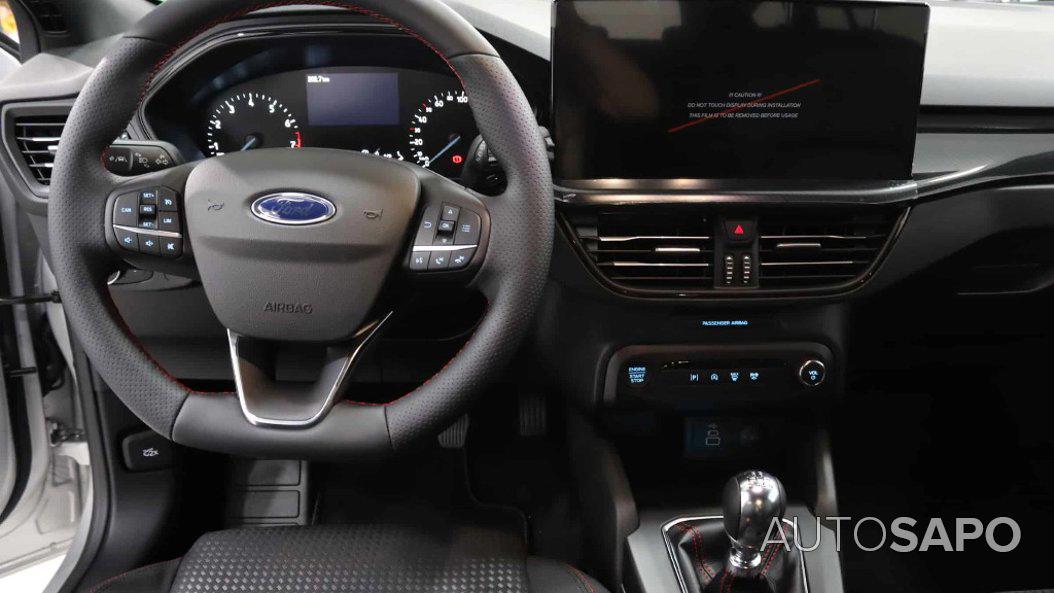 Ford Focus 1.0 EcoBoost MHEV ST-Line de 2024