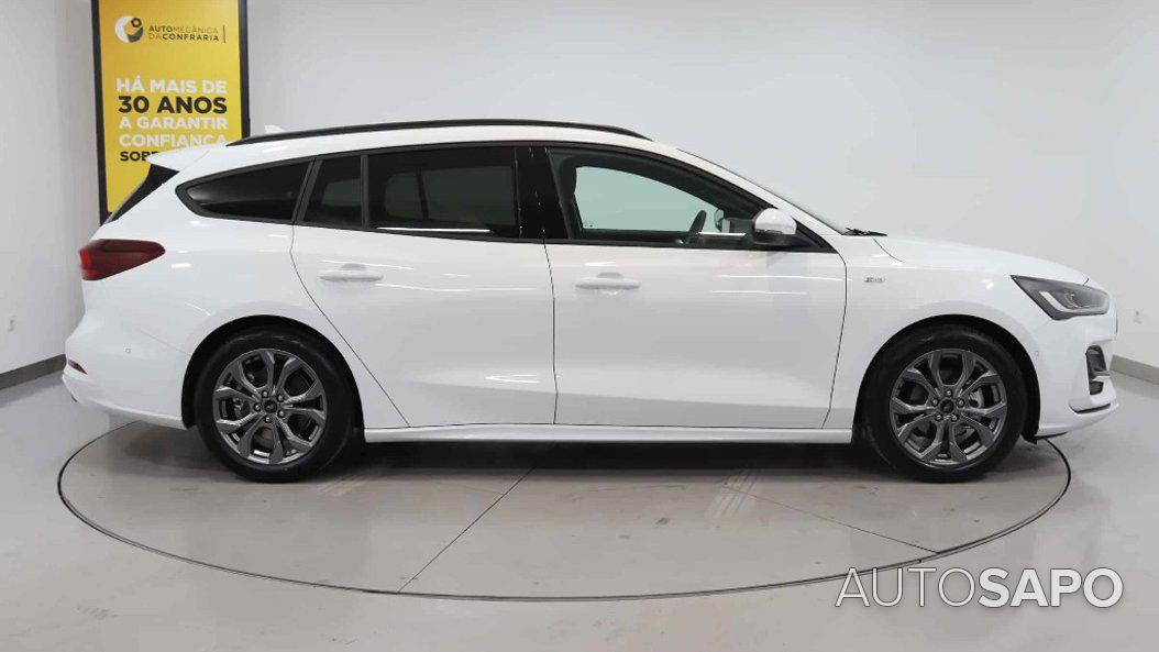 Ford Focus 1.0 EcoBoost MHEV ST-Line de 2024