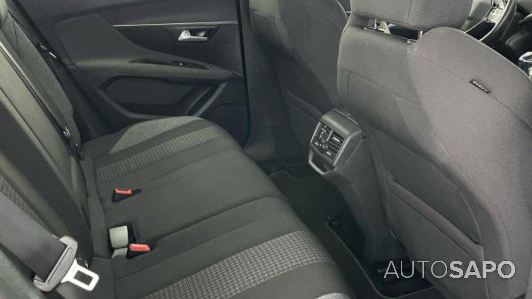 Peugeot 3008 1.2 PureTech Active Pack de 2021
