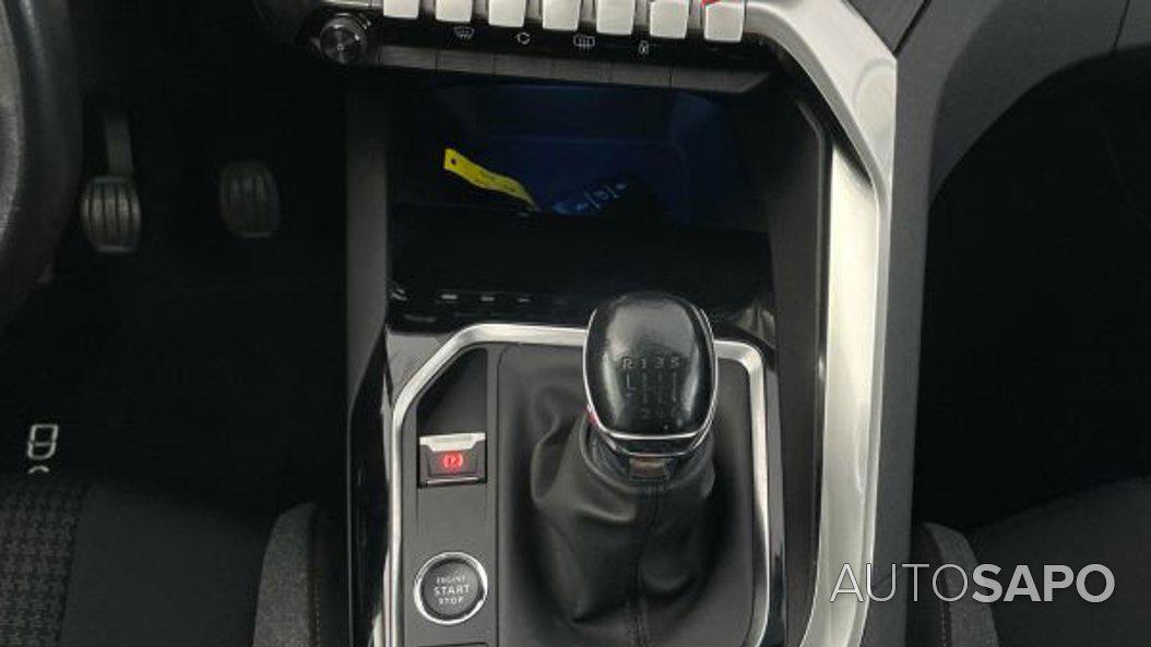 Peugeot 3008 1.2 PureTech Active Pack de 2021