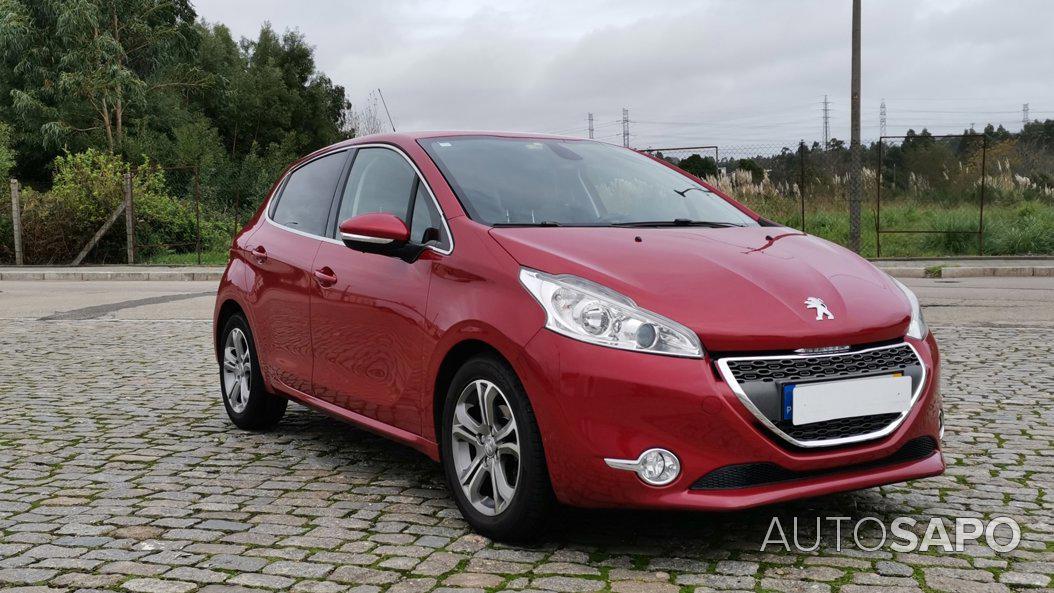 Peugeot 208 1.2 PureTech Allure de 2013